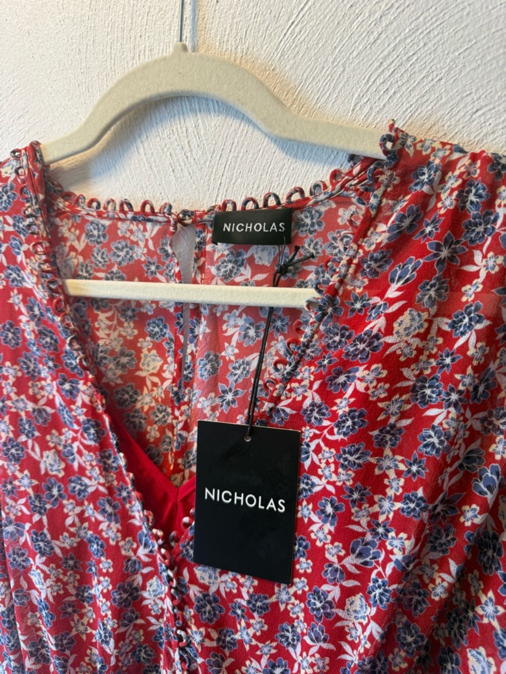 REVOLVE Nicholas Red Blossom Ruched Mini Dress NWT Size 2 Floral Boho Chic - Picture 4 of 7